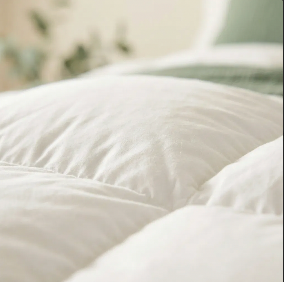 Duck Feather & Down Quilt – Lightweight Warmth Without the Heavy Feel