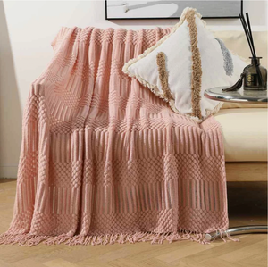 Knitted Throw Blanket – Lightweight Warmth, Instant Cosy Comfort