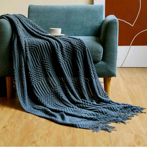Knitted Throw Blanket – Lightweight Warmth, Instant Cosy Comfort