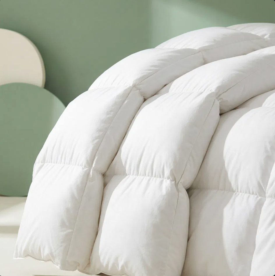 Duck Feather & Down Quilt – Lightweight Warmth Without the Heavy Feel